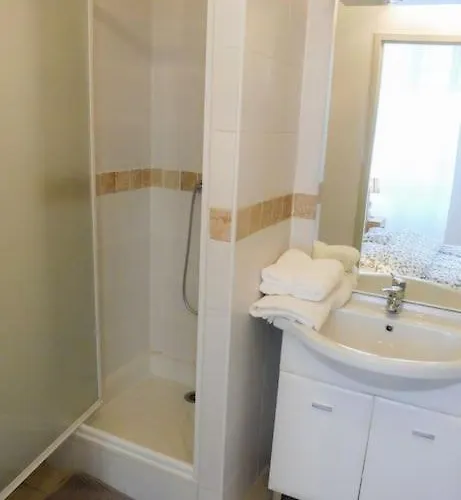 4 Voyageurs Avec Terrasse - Wifi